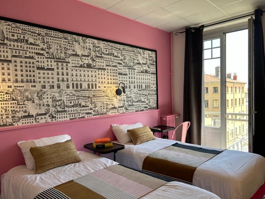 Hotel De La Croix-Rousse Lyon Bagian luar foto