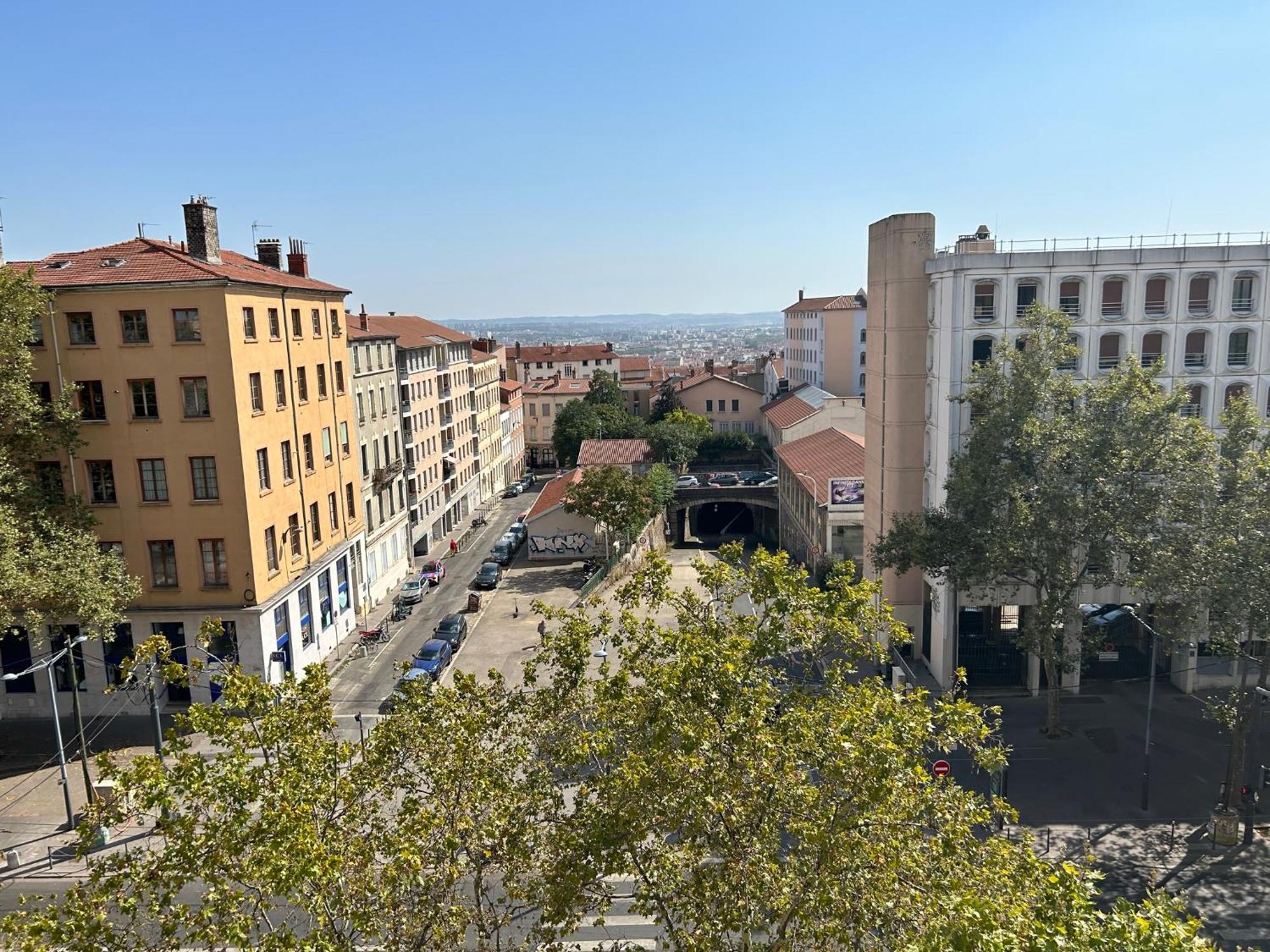 Hotel De La Croix-Rousse Lyon Bagian luar foto