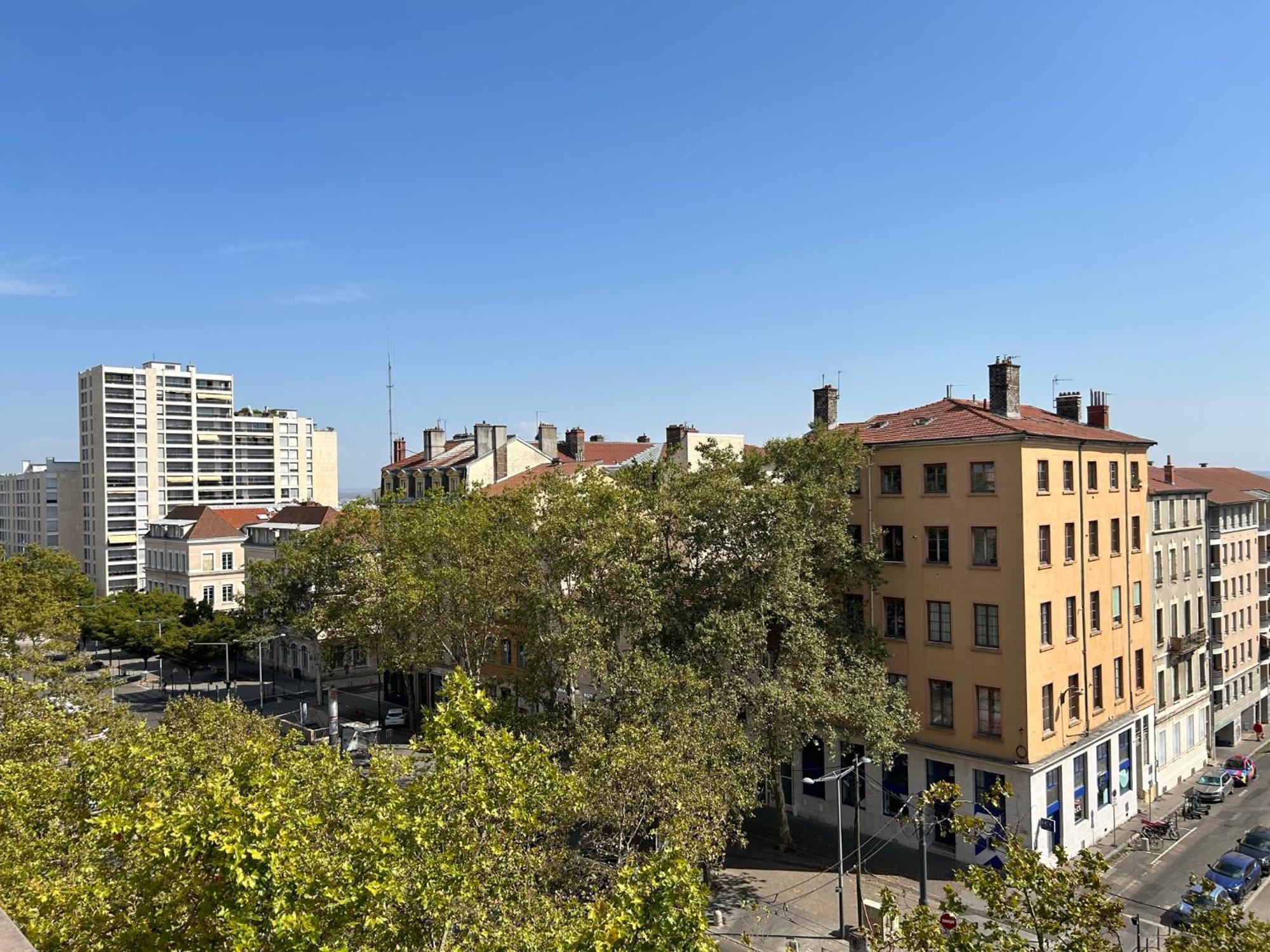 Hotel De La Croix-Rousse Lyon Bagian luar foto