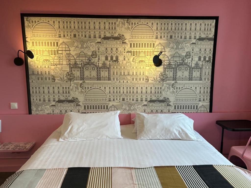 Hotel De La Croix-Rousse Lyon Bagian luar foto
