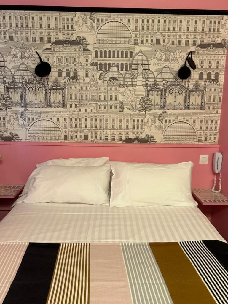 Hotel De La Croix-Rousse Lyon Bagian luar foto